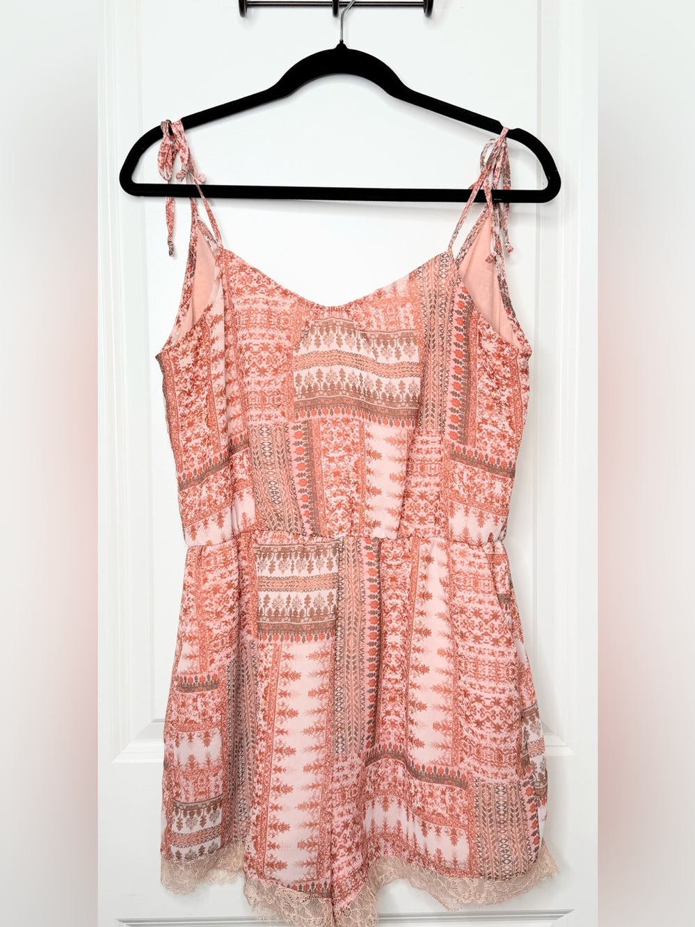 BCBGeneration Pink Boho Romper Tie Strap Paisley Lace Trim Festival Resort